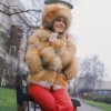 Olivia Newton-John outside the Savoy Hotel in London, 1970..jpg